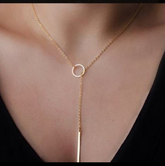 Jewelry - Gold or Silver Circle Pendant Necklace
